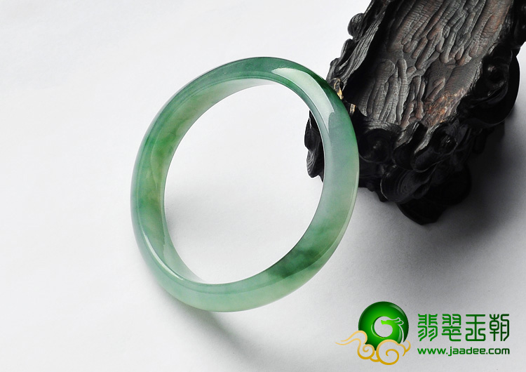 冰种飘花缅甸翡翠A货贵妃镯（55.5mm-48.9mm）