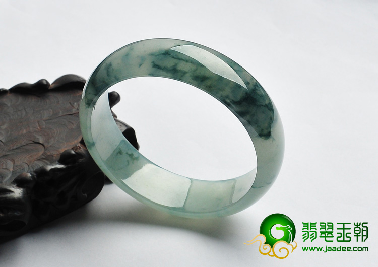 冰种飘花缅甸翡翠A货手镯（57.9mm）