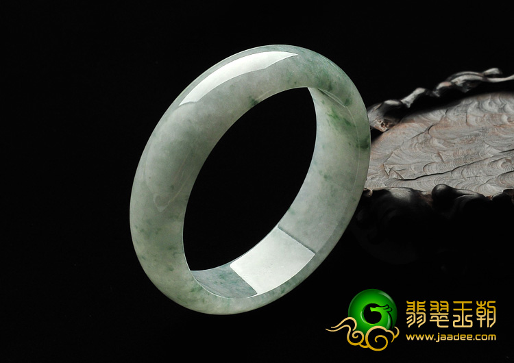 糯冰种飘花缅甸翡翠A货手镯（56.7mm）