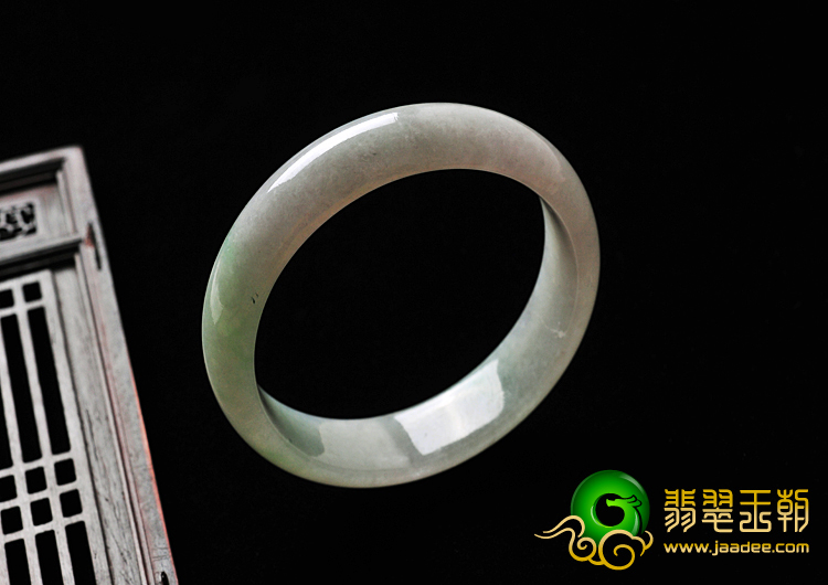 糯冰种飘翠缅甸翡翠A货手镯（53mm）