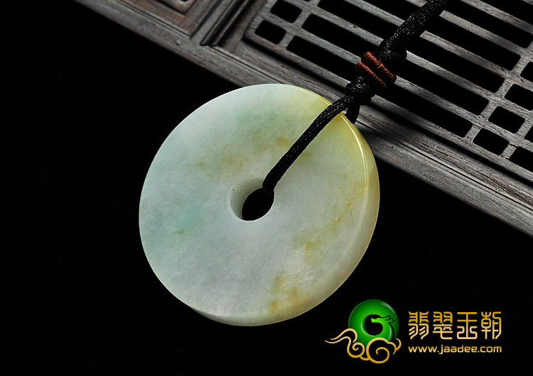 (超值推荐)糯冰种淡黄加绿缅甸翡翠A货平安扣挂件