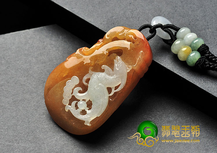 糯冰种红黄翡缅甸翡翠A货飞龙在天手玩件