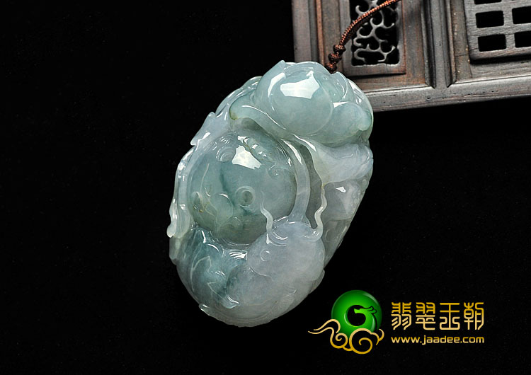 糯冰种飘蓝花缅甸翡翠A货年年有余挂件
