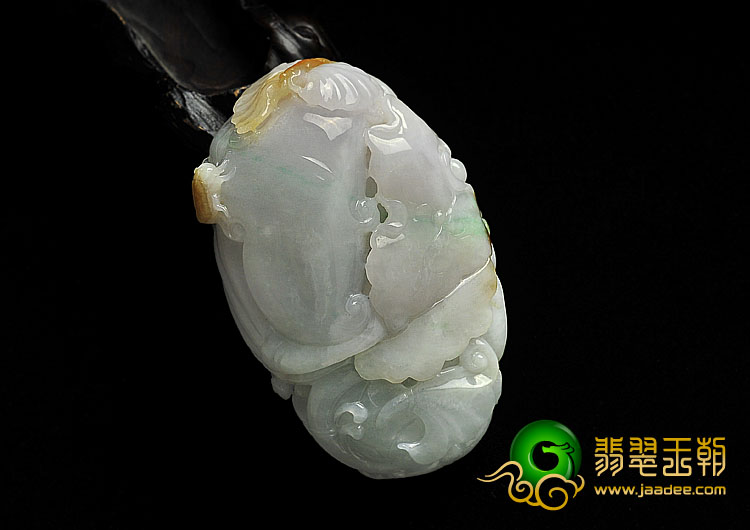 糯冰种三彩缅甸翡翠A货年年有余手玩件