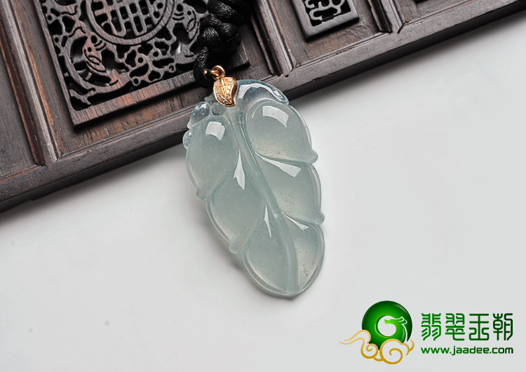 冰玻种晴水缅甸翡翠A货镶金扣叶子挂件