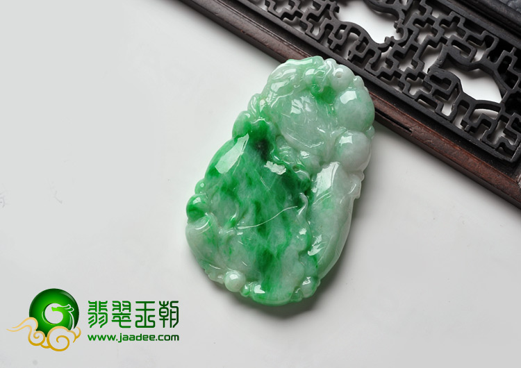 糯冰种翠色缅甸翡翠A货龙头龟挂件