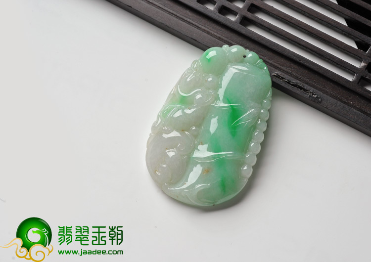 糯冰种翠色缅甸翡翠A货节节高挂件