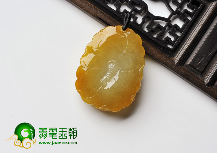 糯冰种黄翡缅甸翡翠A货金蟾送宝挂件