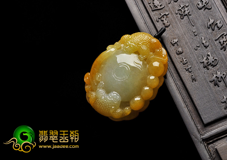 糯冰种黄翡缅甸翡翠A货金蟾送宝挂件