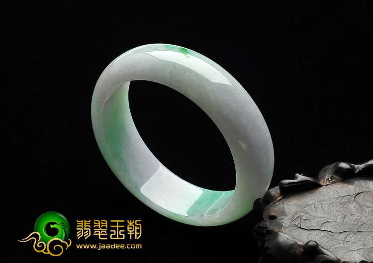 糯冰种春带彩缅甸翡翠A货手镯（54.9mm）