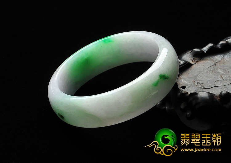 糯冰种春带彩缅甸翡翠A货手镯（54.9mm）