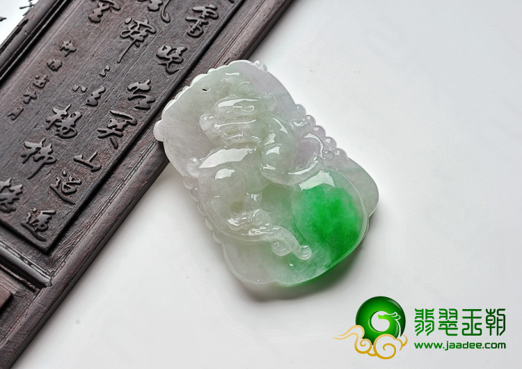 糯冰种春带彩缅甸翡翠A货貔貅送宝挂件