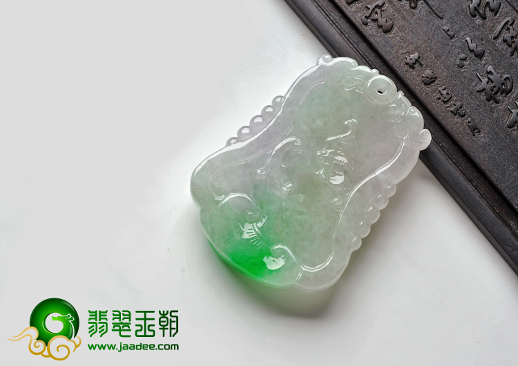 糯冰种春带彩缅甸翡翠A货貔貅送宝挂件