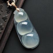 冰玻种紫罗兰淡黄翡略飘花缅甸翡翠A货镶玫瑰金扣四季豆挂件