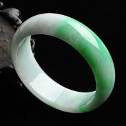 糯冰种翠色缅甸翡翠A货手镯（57mm）