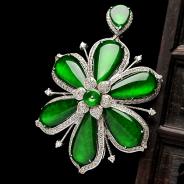 冰玻种正阳绿缅甸翡翠A货镶白金芙蓉缤纷胸坠（真钻）