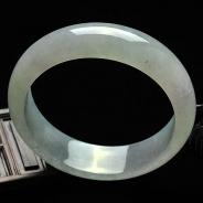 糯冰种淡春带彩缅甸翡翠A货手镯（56.1mm）