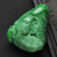 糯冰种翠色缅甸翡翠A货年年有余挂件