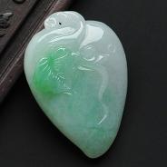 糯冰种翠色缅甸翡翠A货寿桃挂件