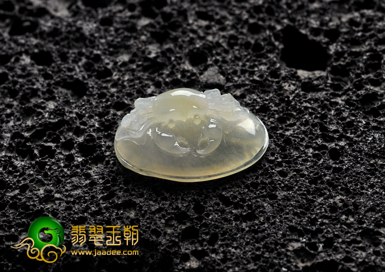 冰种淡黄翡缅甸翡翠A货横行天下挂件