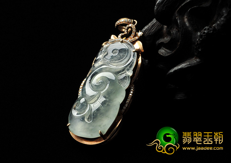 冰玻种淡晴水缅甸翡翠A货镶玫瑰金如意胸坠（真钻）
