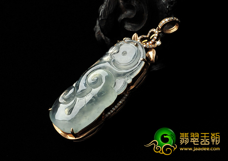 冰玻种淡晴水缅甸翡翠A货镶玫瑰金如意胸坠（真钻）