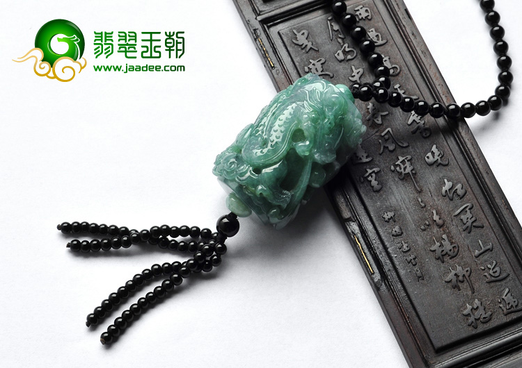 糯冰种飘花缅甸翡翠A货龙柱挂件