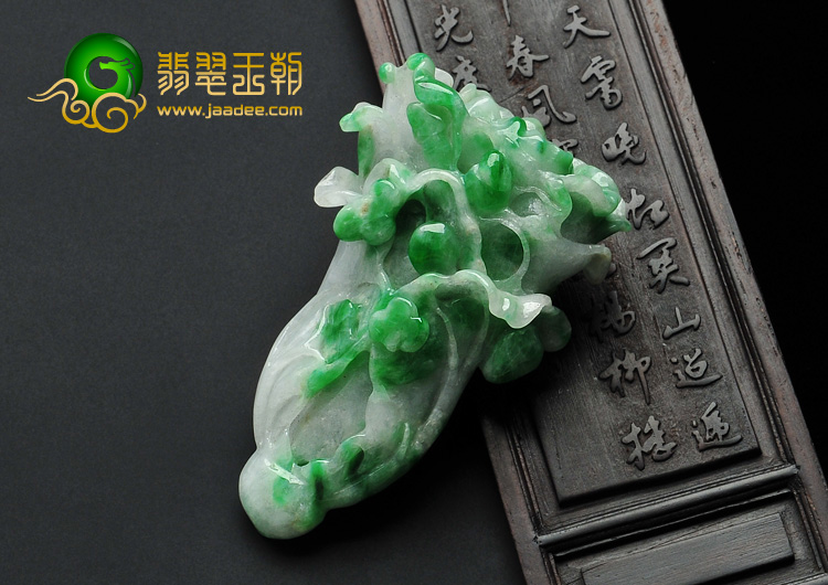 糯冰种翠色缅甸翡翠A货白菜挂件/手玩件
