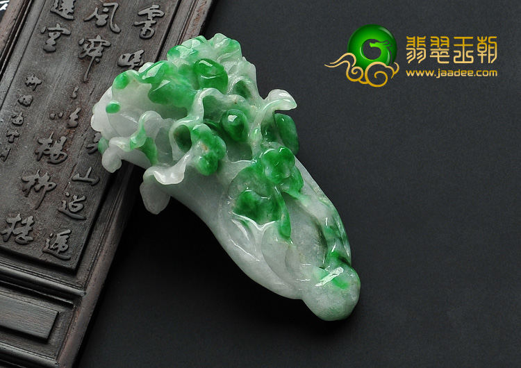 糯冰种翠色缅甸翡翠A货白菜挂件/手玩件