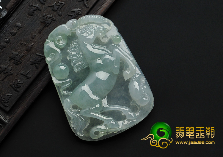 冰种晴水缅甸翡翠A货马牌挂件
