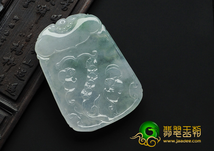 冰种晴水缅甸翡翠A货马牌挂件