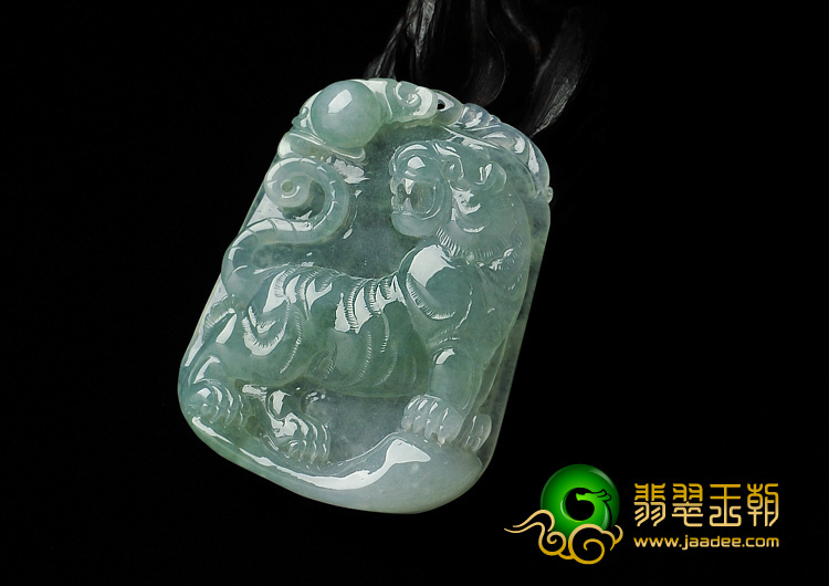 冰种晴水缅甸翡翠A货虎牌挂件