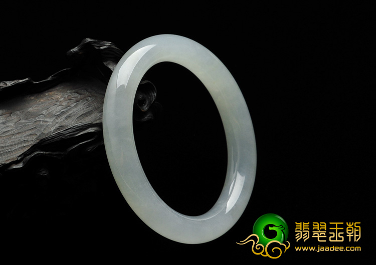 糯冰种淡晴水缅甸翡翠A货圆条手镯（52.3mm）