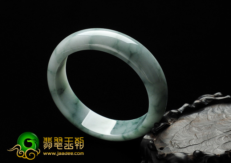 糯冰种飘花缅甸翡翠A货手镯（60.4mm）