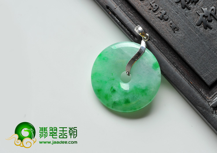 糯冰种飘翠缅甸翡翠A货平安扣挂件