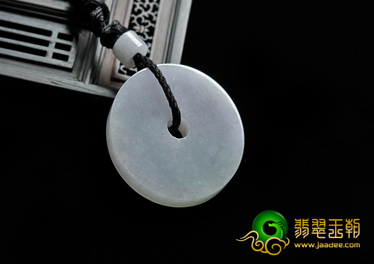 糯冰种淡春带彩缅甸翡翠A货平安扣挂件