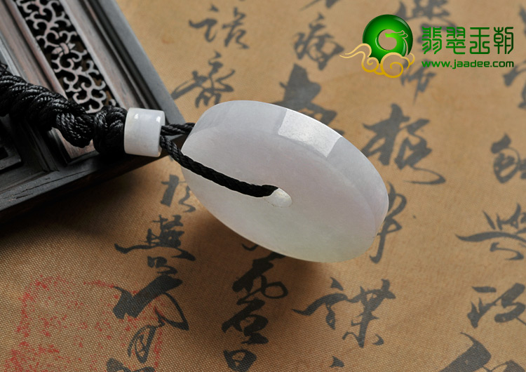糯冰种淡春带彩缅甸翡翠A货平安扣挂件