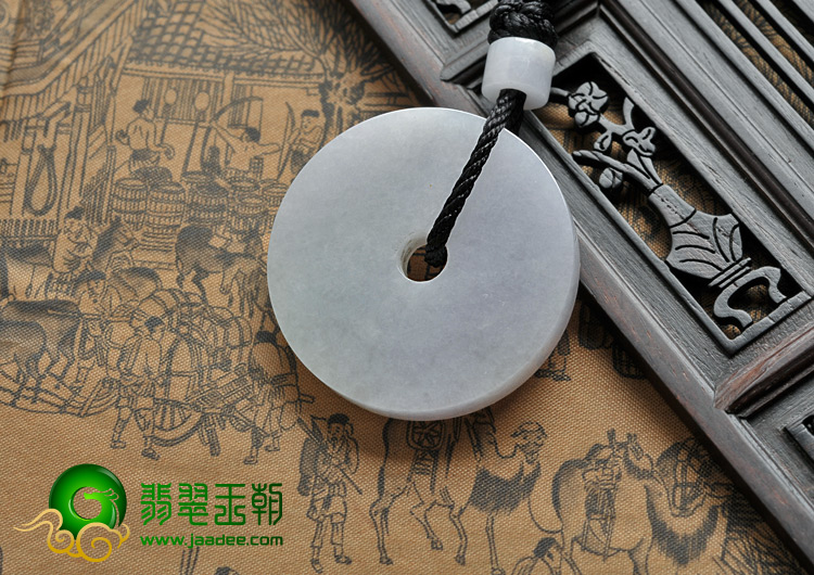 糯冰种淡春带彩缅甸翡翠A货平安扣挂件