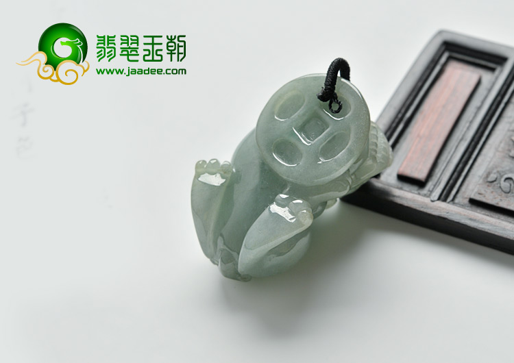 糯冰种翠色缅甸翡翠A货貔貅挂件