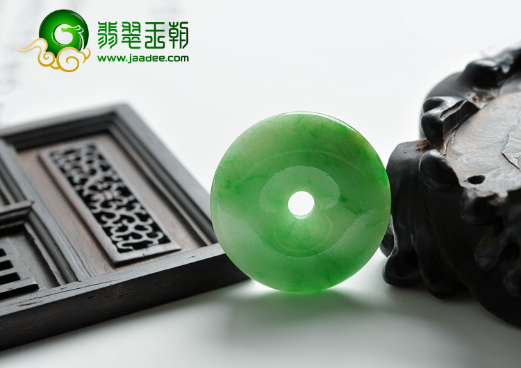 糯冰种翠色缅甸翡翠A货平安扣挂件