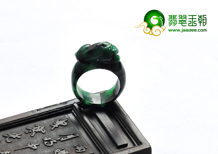 糯冰种浓绿缅甸翡翠A货貔貅指环