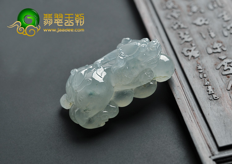 冰种晴水略飘花缅甸翡翠A货貔貅挂件