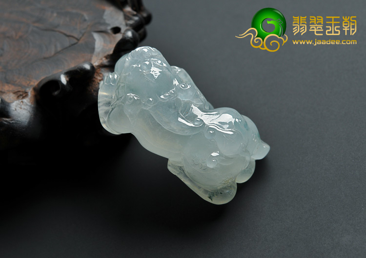 冰种晴水略飘花缅甸翡翠A货貔貅挂件
