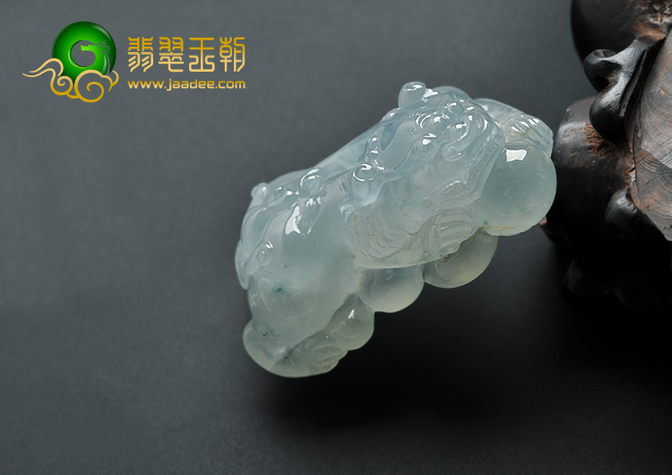 冰种晴水略飘花缅甸翡翠A货貔貅挂件