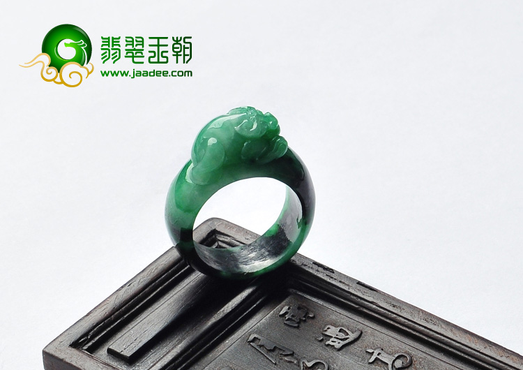糯冰种浓绿缅甸翡翠A货貔貅指环