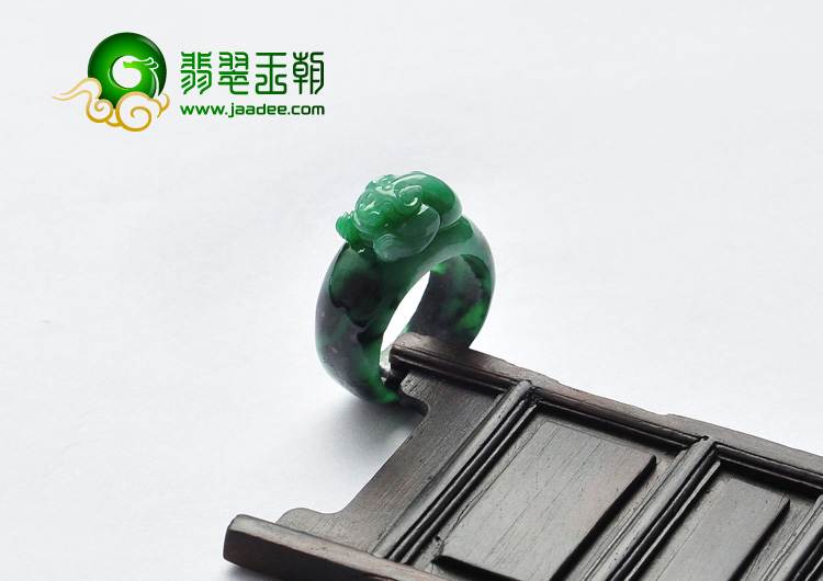 糯冰种浓绿缅甸翡翠A货貔貅指环