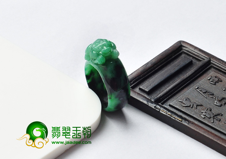 糯冰种浓绿缅甸翡翠A货貔貅指环