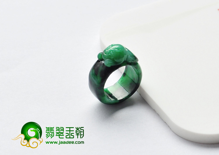 糯冰种浓绿缅甸翡翠A货貔貅指环