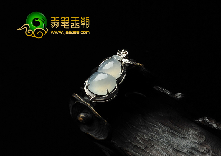 冰种缅甸翡翠A货镶白金葫芦胸坠（真钻）