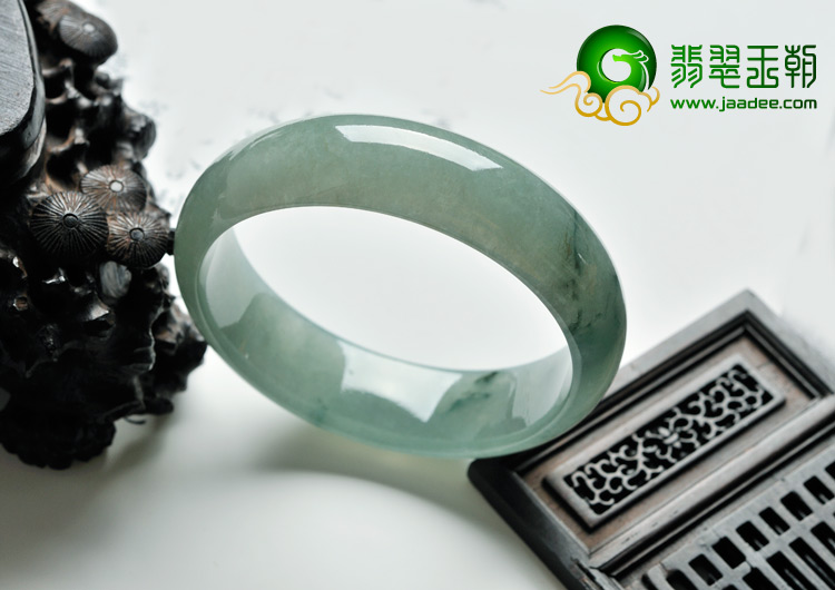 糯冰种飘花缅甸翡翠A货手镯（58.3mm）